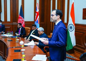 El embajador, David Puig, se dirige al Presidente de la India, Ram Nath Kovind, en la ceremonia virtual.