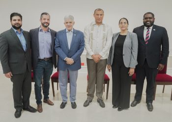 Emilio Melgen, Guy Nae, Eduardo Estrella, Santiago Zorrilla y José David Montilla.