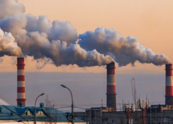 Oxfam publica un informe titulado 'El saqueo climático: cómo una poderosa minoría está llevando al mundo al desastre'.