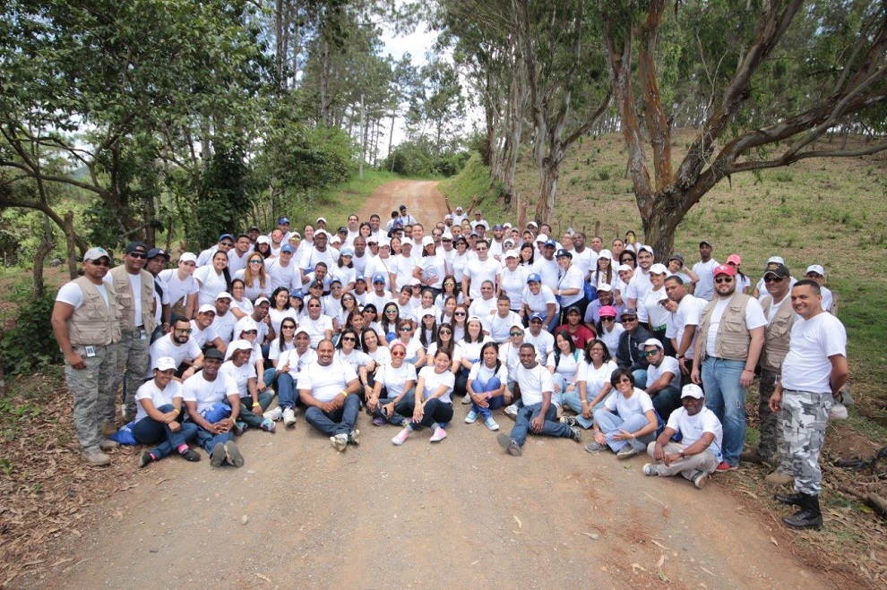 empleados del grupo universal
