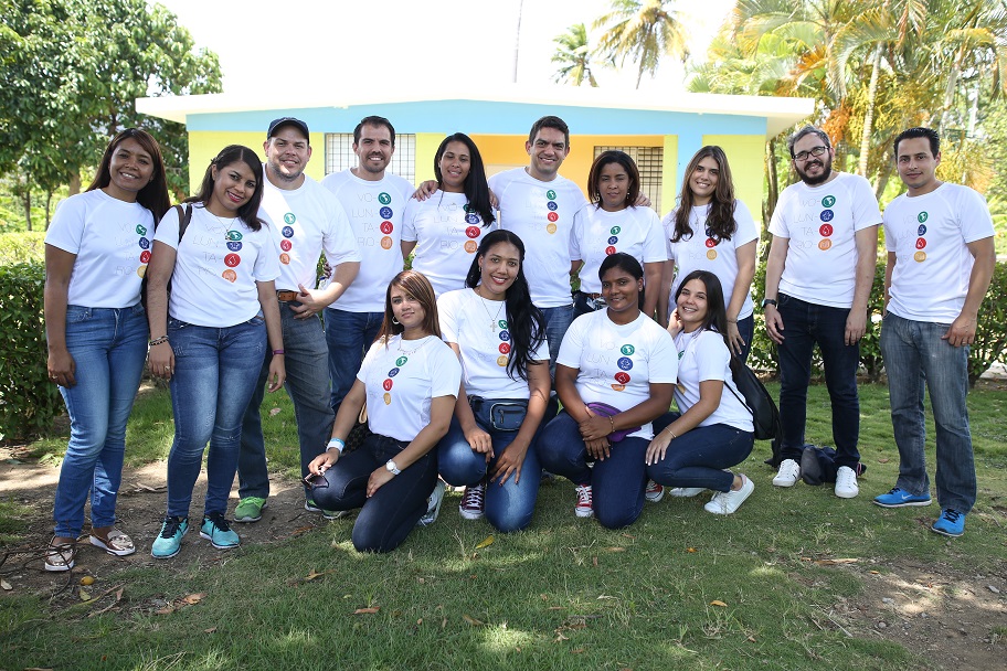 en alianza con aldeas infantiles sos y facci, banesco ha beneficiando a cientos de niños dominicanos (1)