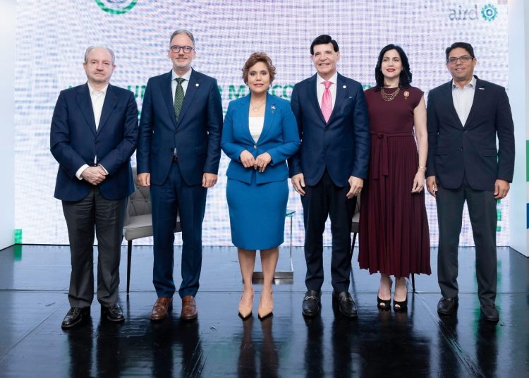 Realizan Encuentro Industrial “Hacia un nuevo marco legal de defensa de la competencia en la República Dominicana”.