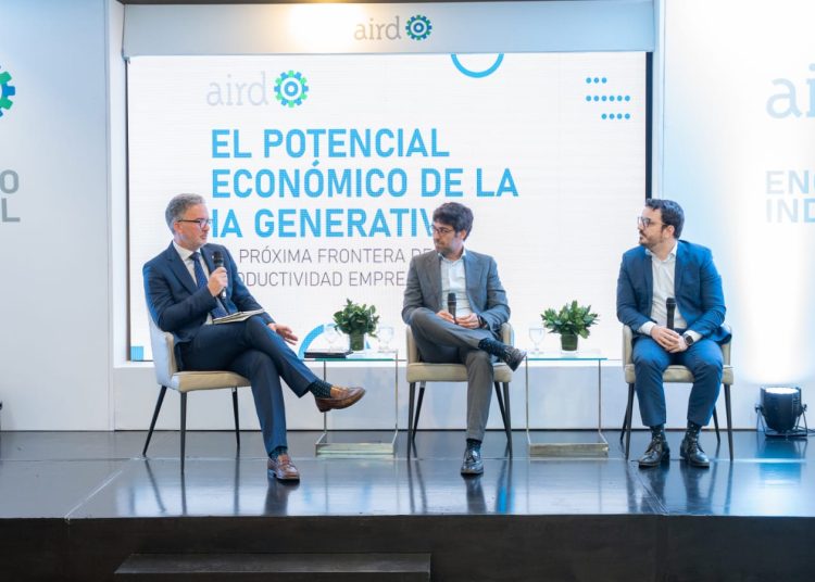 "La IA generativa no solo facilita la creación de contenido, sino que transforma profundamente la manera en que producimos, servimos y entendemos el mundo", destacó Novas.