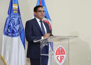 Domínguez Paulino explica detalladamente todo lo concerniente a la relación con las instituciones financieras y el apalancamiento.