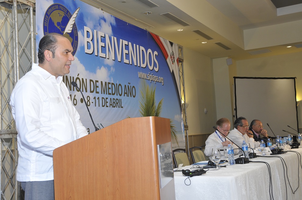 enrique ramírez en asamblea bid.
