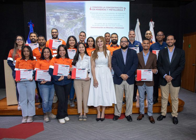 El programa lo imparten profesores de la Universidad de Chile.