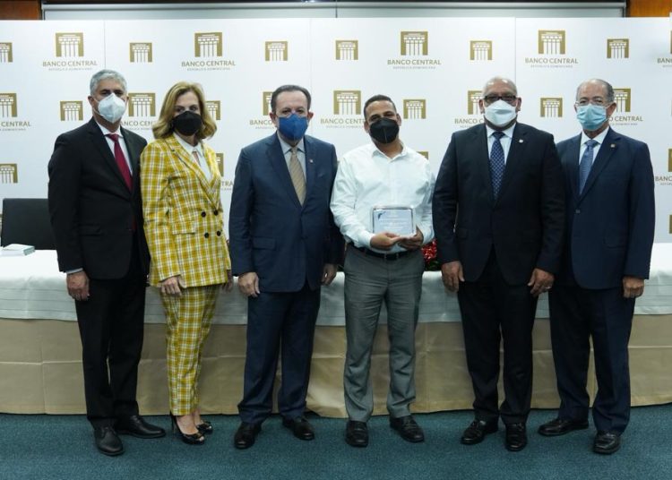 Entrega de premios del Concurso Anual de Economía