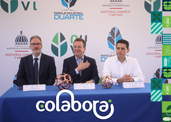 Mario Pujols, presidente de NUVI, Ito Bisonó, ministro de Industria y Comercio, y José Rodríguez, vicepresidente ejecutivo del Parque Industrial Duarte. - Fuente externa.