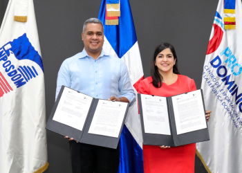 Erick Guzmán, director general de Insposdom, Biviana Riveiro Disla, directora ejecutiva. | Fuente externa.