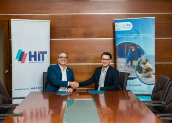 Erik Alma, presidente de HIT Puerto Río Haina y Peter Sommer, coordinador del componente RD de Caribe Circular. | Fuente externa.