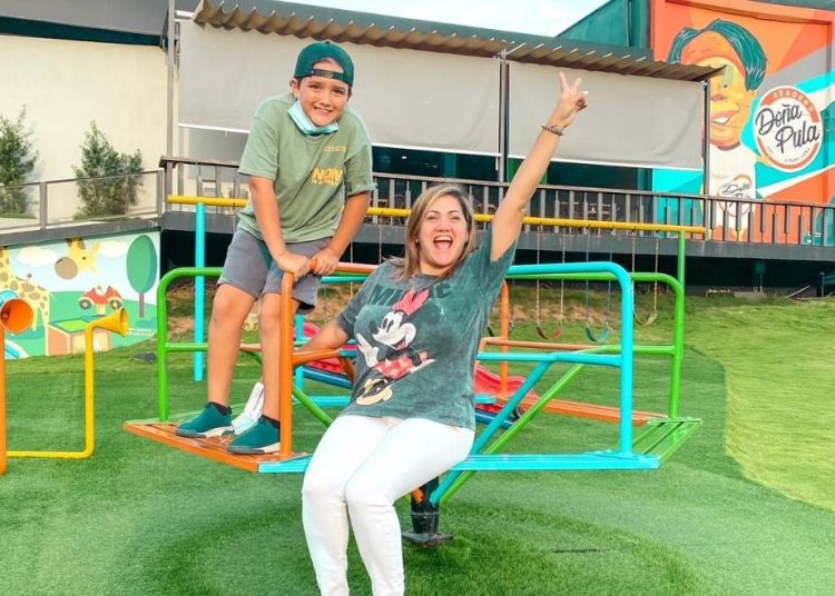 Erika Ortiz y su hijo. | Cortesía