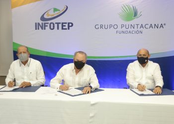 Ernesto Veloz, Frank Rainieri y Rafael Santos Badía.