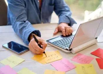 Los principales errores financieros que cometen los emprendedores son: no planificarse, la falta de un presupuesto y no tener metas claras con su negocio.- Fuente externa.