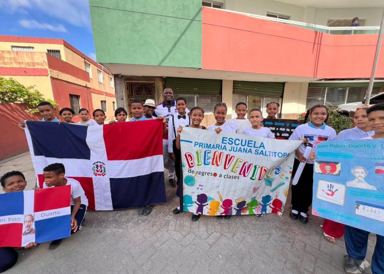 Liceo Juana Saltitopa, cuya estructura permanece en desuso mientras la sobrepoblación estudiantil afecta la calidad educativa de la zona. / Fuente de foto: Escuela Juana Saltitopa Los Alcarrizos