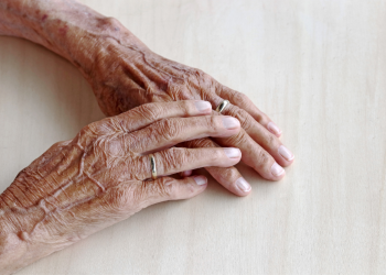 El continente americano y la región del sudeste asiático fueron los más afectados, con una reducción de la esperanza de vida de tres años en ambos casos. - Fuente externa.