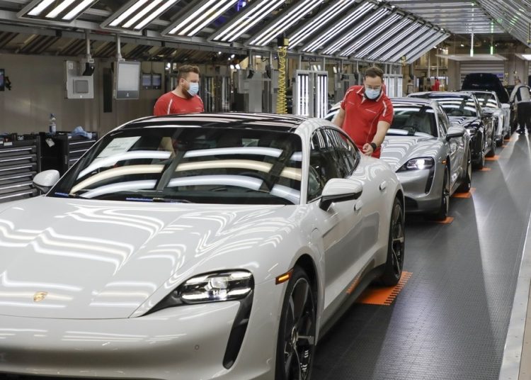 Imagen de una fábrica de Porsche. | Europa Press.