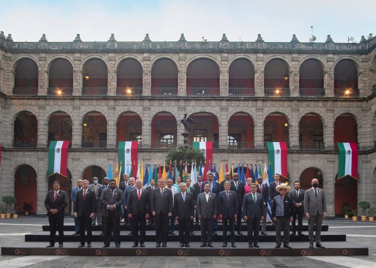 Representantes de los países de la Comunidad de Estados Americanos y Caribeños durante la cumbre de México