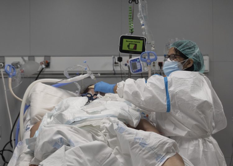 Sube el número de hospitalizados e ingresados en UCI en Madrid