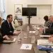 Reunión en el Ministerio sobre los corredores atlántico y mediterráneo

REMITIDA / HANDOUT por MITMA
Fotografía remitida a medios de comunicación exclusivamente para ilustrar la noticia a la que hace referencia la imagen, y citando la procedencia de la imagen en la firma
27/12/2024