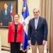Presidente Luis Abinader, junto a la ministra de Relaciones Exteriores de Jamaica, Kamina Johnson Smith. - Fuente externa.