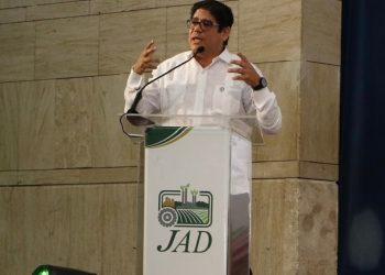 Participó en la Vigésimo Sexto Encuentro Nacional de Líderes del Sector Agropecuario, una reunión anual que organiza la Junta Agroempresarial Dominicana (JAD), y cuyo tema central versa sobre "Los desafíos para alimentar a 24 millones de consumidores”.