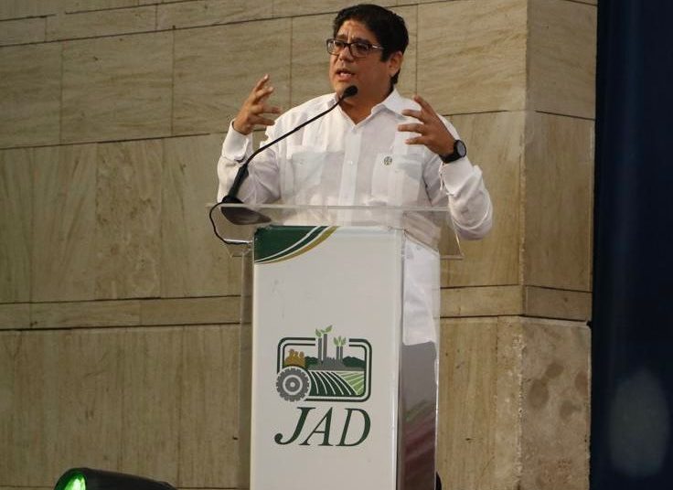 Participó en la Vigésimo Sexto Encuentro Nacional de Líderes del Sector Agropecuario, una reunión anual que organiza la Junta Agroempresarial Dominicana (JAD), y cuyo tema central versa sobre "Los desafíos para alimentar a 24 millones de consumidores”.
