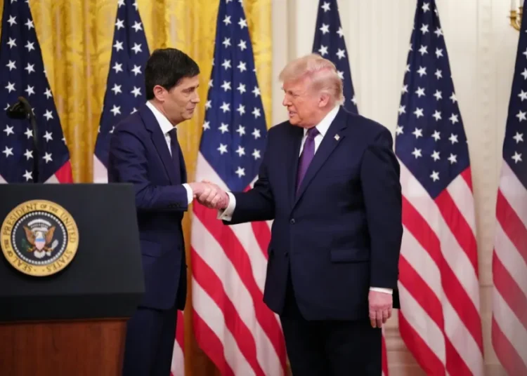 Donald Trump presiona para una rebaja de los tipos de interés.
