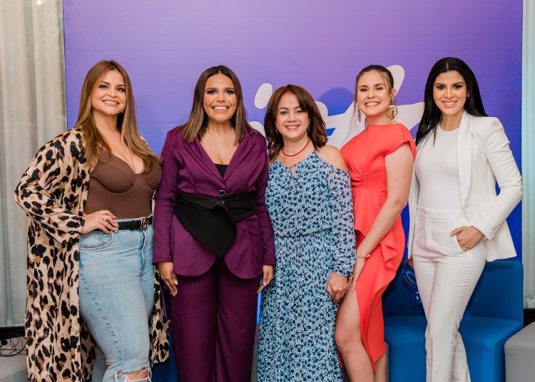 Anamía Abreu, Rommy Pichardo, Ondina Muñoz, Clayra Morales y Tania Medina