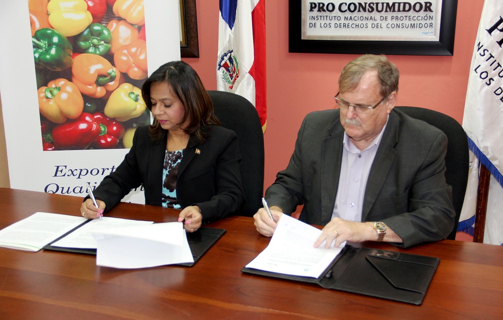 foto acuerdo pro consumidor eci