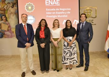 iguel López, Paula Disla, Paloma Fernández, Celeste Roa y Jesús Gambín