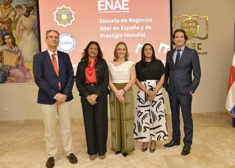 iguel López, Paula Disla, Paloma Fernández, Celeste Roa y Jesús Gambín