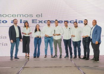 Durante el evento, se reconoció el desempeño de cinco áreas destacadas y 18 colaboradores. - Fuente externa.