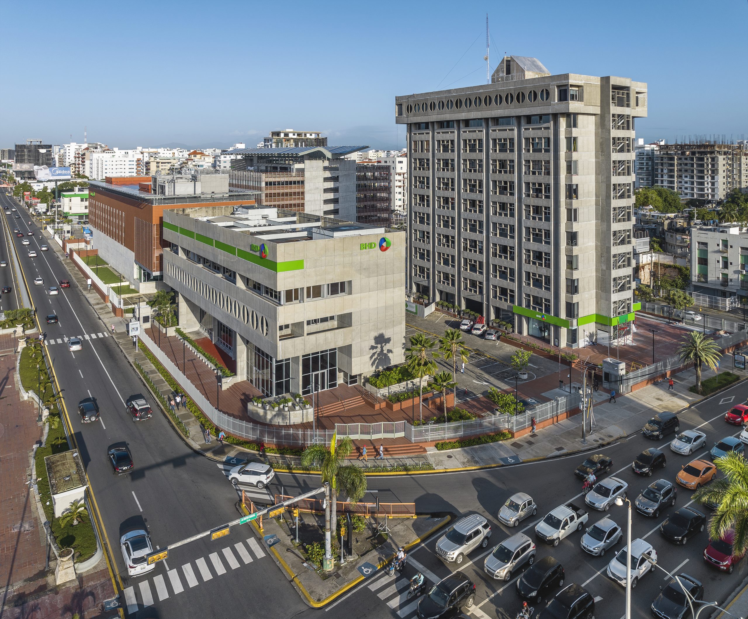 BHD y Adoexpo firman alianza para potenciar a exportadores nacionales