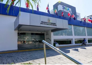 los datos requeridos se registran de forma manual.