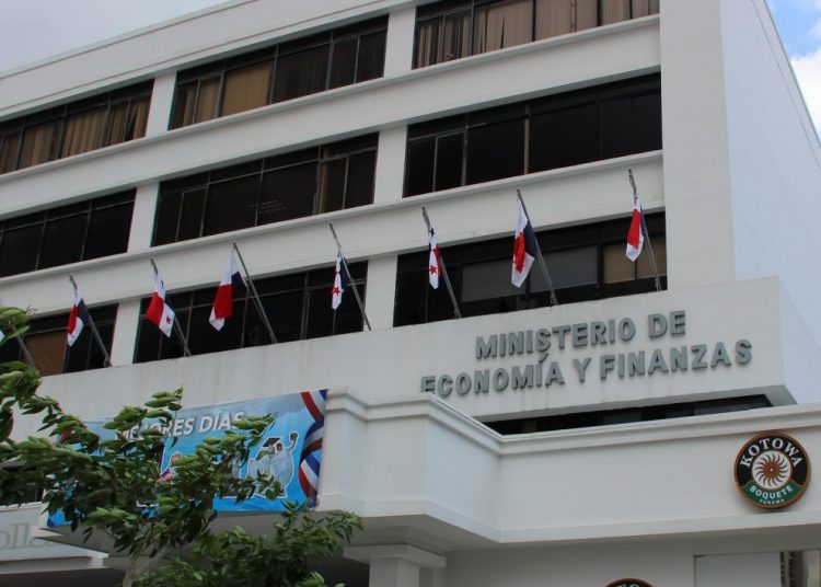 Fachada del Ministerio de Economía y Finanzas de Panamá. | Capital Financiero.