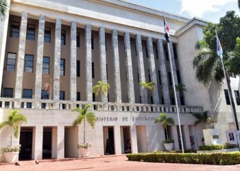 El Ministerio de Educación informó la transferencia de expedientes al Ministerio de Hacienda para su evaluación.