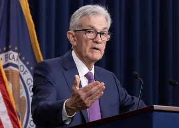 Tras subir hasta el 3.5% en marzo, la inflación lleva dos meses encadenando bajadas de una décima y en mayo se situó en el 3.3%.