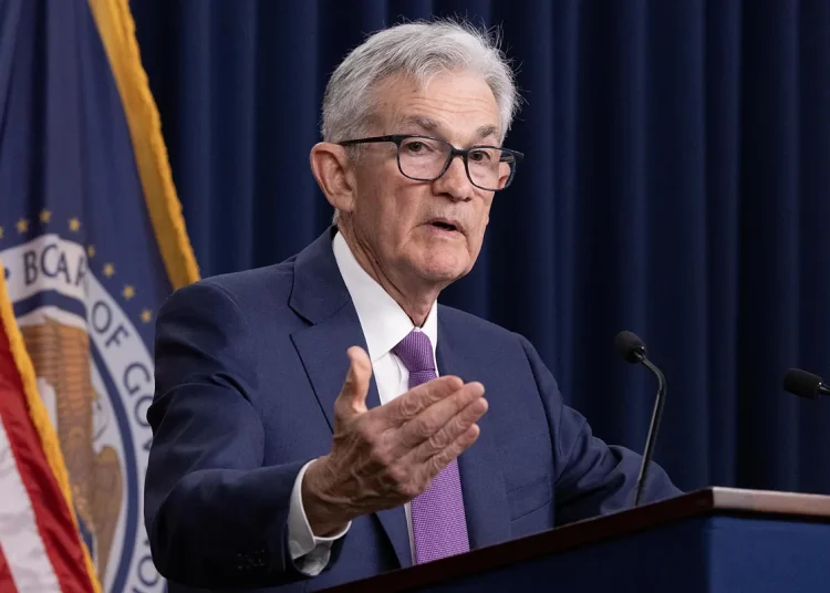 Tras subir hasta el 3.5% en marzo, la inflación lleva dos meses encadenando bajadas de una décima y en mayo se situó en el 3.3%.