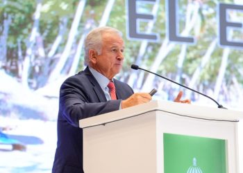 Larraín afirma que RD, a pesar de lo retador del contexto, está creciendo más que el promedio del resto del mundo y América Latina.