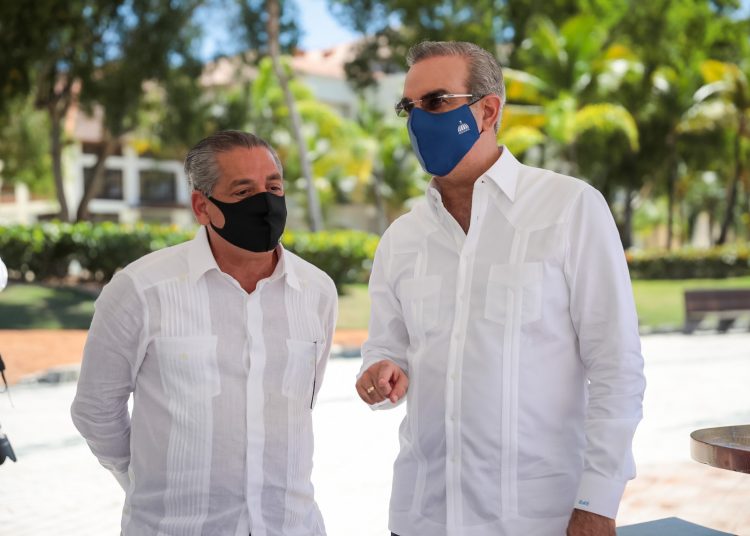 Fernando Hazoury y Luis Abinader.