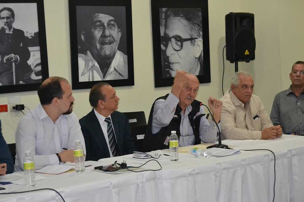 fidelio despradel durante su participación en el foro.