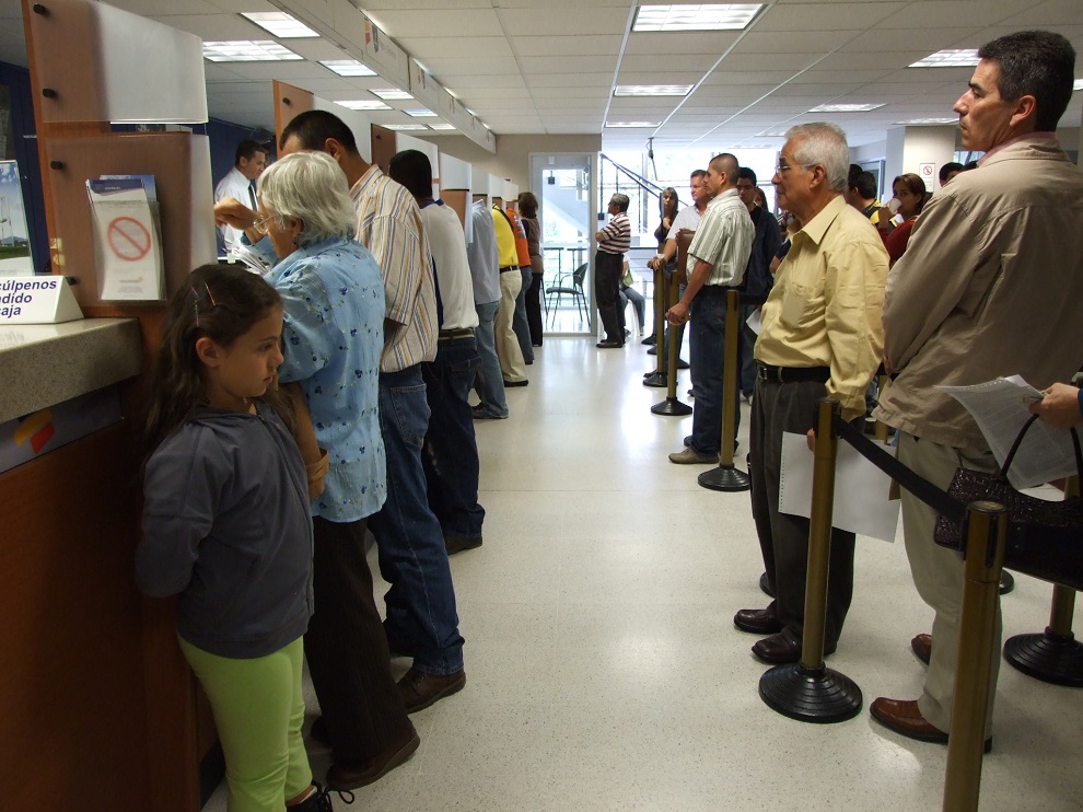 fila en banco2