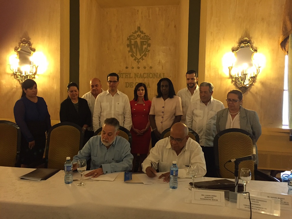 firma acuerdo con cuba institucional