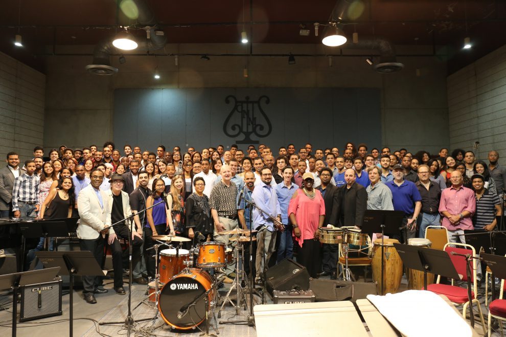 five week music performance intensive (five week), uno de los programas más preeminentes a nivel mundial en los estudios de tecnica musical.