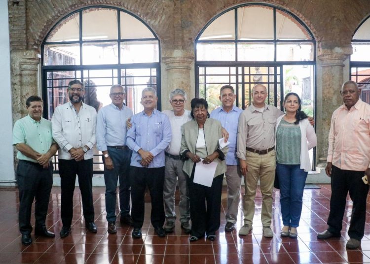 Ministro de Medio Ambiente, Miguel Ceara Hatton, destaca la importancia del panel. | Fuente externa.