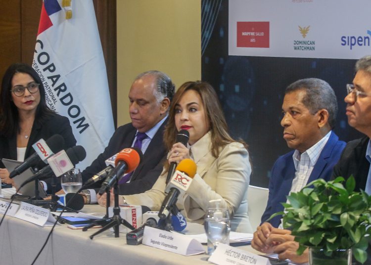 Christy Luciano, Pedro Rodríguez, Laura Peña, Eladio Uribe y Héctor Bretón. - Fuente externa.