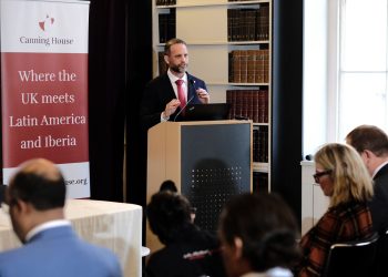 Daniel Peña, subdirector de Tecnología de la DGA durante su ponencia en Londres.
