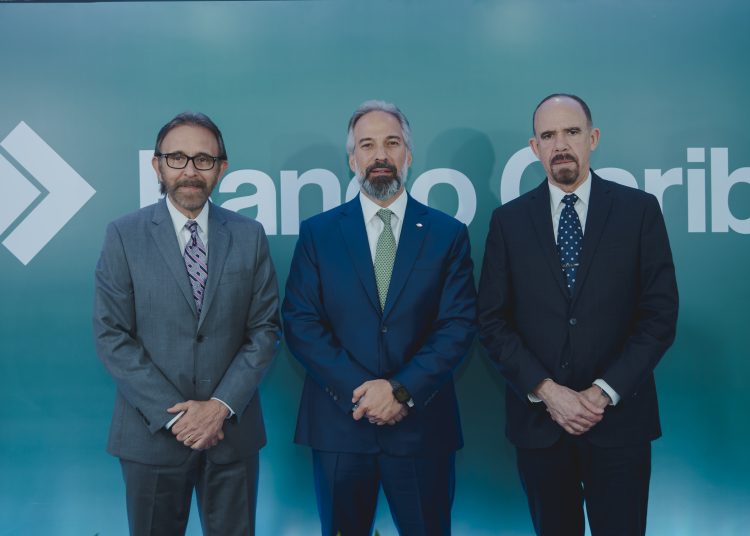 Edmundo Aja, Dennis Simó y José Hernández.