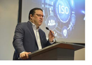 Eduardo-Sanz-Lovaton, recibe certificación ISO para Aduanas. Fuente externa.