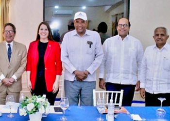 Fernando González, Angie Martínez, Luis Bonilla, Wellington Bencosme y Osmar Benítez